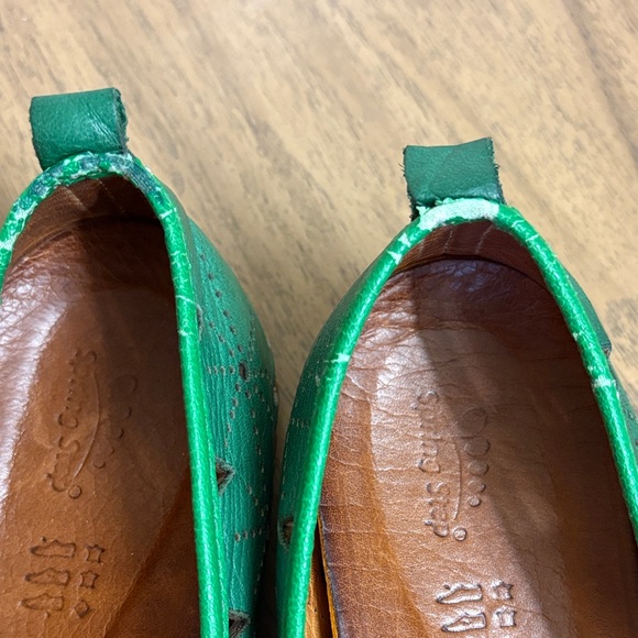 Spring Step Green Flats - Picture 3 of 5